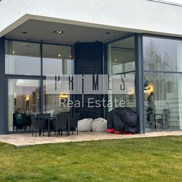 Вишнева вул.