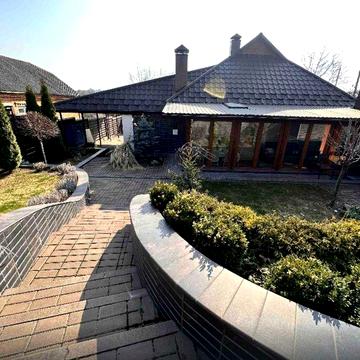 Довгострокова оренда приватного будинку