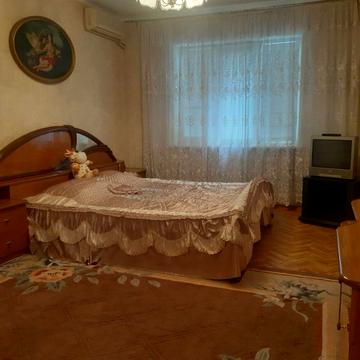 Дарницька вул., 9