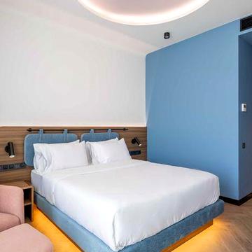 Довгострокова оренда апартаментів в 5*готелі Archotel Avenue біля моря
