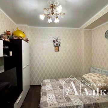 Продам 2-кімнатну секцію з ремонтом в центрі міста