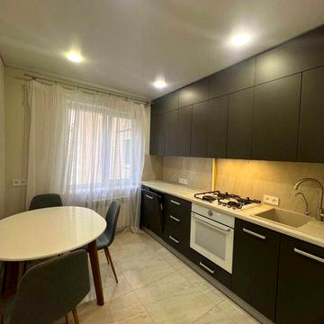 Аренда 3х ком в Саксаганском р-не ( бу-вар Вечерний )