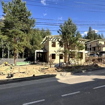 Центральна вул.