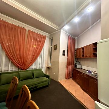 Миколи Костомарова вул., 18