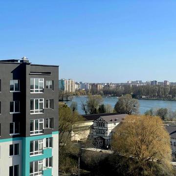 Нижня Берегова вул., 1Б