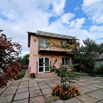 Частина будинку 129м2, вул. Довга, 10 соток