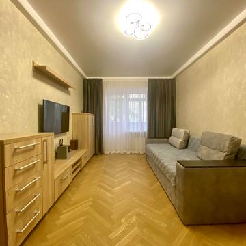 Гусовського вул., 1