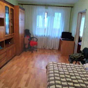 Драгоманова вул., 1