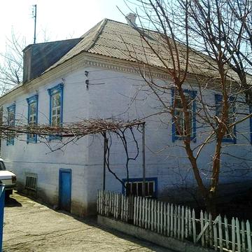 Весела вул., 18