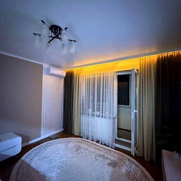 Квартира 3 к, ВЛАСНИК. з меблями і технікою