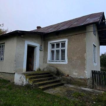 Продам будинок в передмісті 18 сот землі!