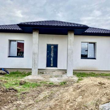Гарний будинок в Боратині