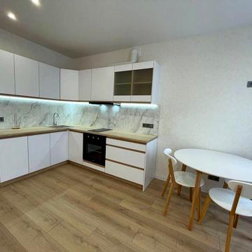 Укомплектована велика квартира-студія біля лісу.Мінімальне оформлення! ЖК Молодість