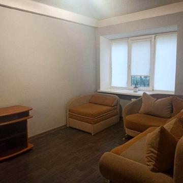 Продам 2 кім.квартиру вул. Соломенська 16