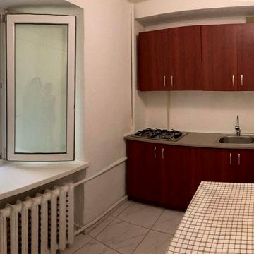 Продам 2 кім.квартиру вул. Соломенська 16