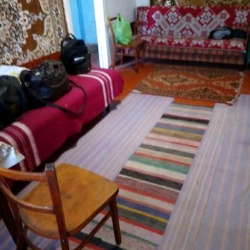 Продам затишну 1но кім. кв-ру в Гоголево,з земельною ділянкою