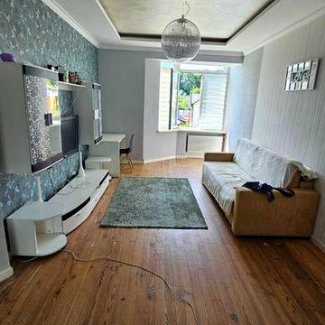 Продам квартиру з ремонтом , технікою і меблями