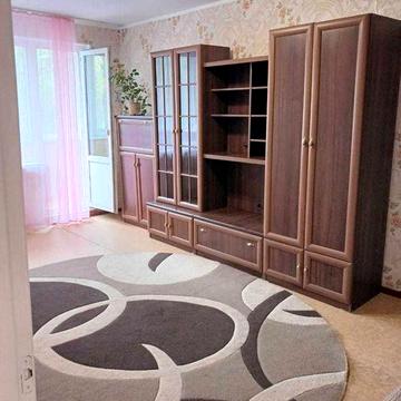 Здається 1кім квартира біля 700річчя, 2/5/П, 35/17/6,.