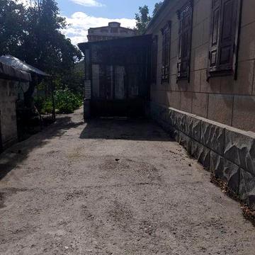 Продам  2/3 від будинку більше 80м2 або сдам в оренду