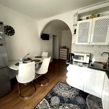 Якісний ремонт! Затишна 2-кімнатна квартира 56 м² Червоної Калини 93-А