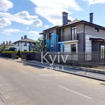 Золоче/ Новий будинок/ 363 м2/ 20 соток/ Тераса/ Озеро/ Вишеньки