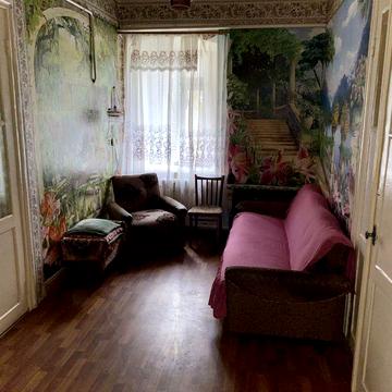 Продається 3-х кімнатна квартира в Центрі міста.Біля муздрам театру