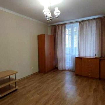Продам 1-комнатную квартиру на Салтовке , метро Студенческая