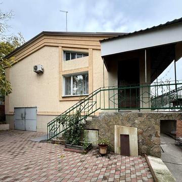 Будинок на Полтавській !