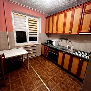 Хуторівка вул., 40