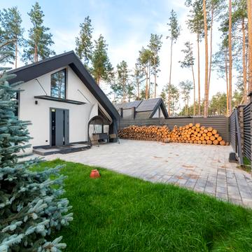 Квітнева вул.