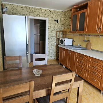 Миколи Бажана просп., 24/1