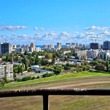 2к  Краснова.  Вид на Ипподром ЖК Kadorr City