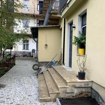 Григорія Сковороди вул., 10