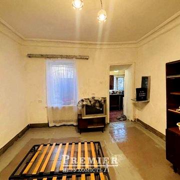 Продаж 2-кім. дворівневої квартири в історичному центрі. 30000 у.о