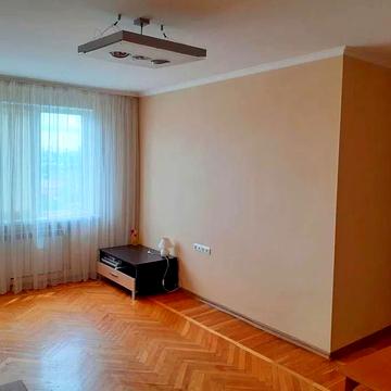 3-х кімнатна квартира з ремонтом, поруч метро Левада