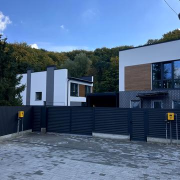 Миколи Голубця вул. (), 4