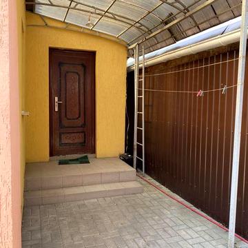 Здам півбудинку на Роменській