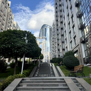Саперне Поле вул., 5