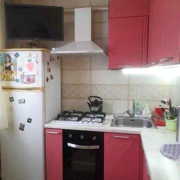 Продам 2 кімнатну квартиру з капітальним ремонтом.