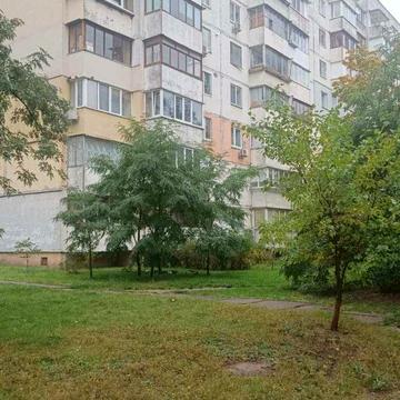 Йорданська вул. (Лайоша Гавро), 3