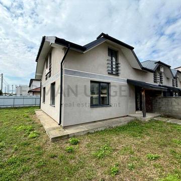 Продаж таунхаусу 136 м.кв / 3 сотки / Ужгород