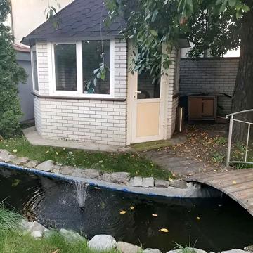 Дібровна вул., 8