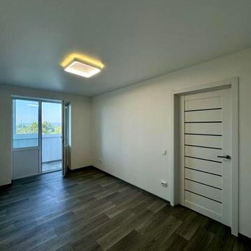 Продам , лівий берег , 2 к. квартира .