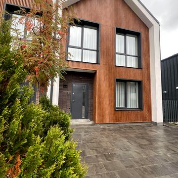 Приозерна вул.