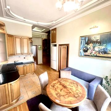 Саксаганського вул., 28