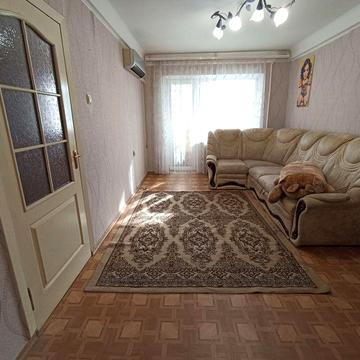 2к. Космічний мкрн. 4/5 поверх. Не торець.