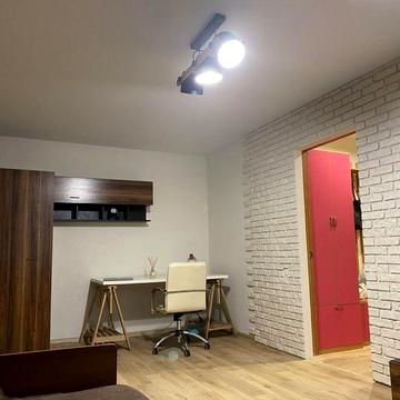 Продам 2 комнатную квартиру начало пр.Слобожанского рчдом с центром