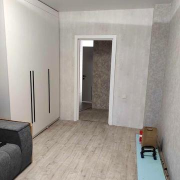 продам двух комнатную квартиру  центр ЖК осбб