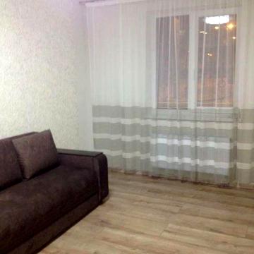 1-кімнатна квартира з ремонтом, поруч метро Перемога