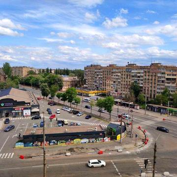 4-кімн пр. Миру, Центр. Зупинка Гараж, Варус. Документи готові.
